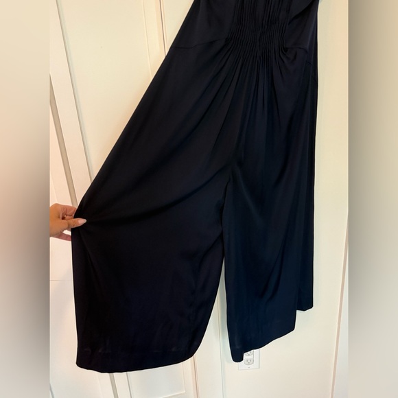 DIANE VON FURSTENBERG Tatianna Jumpsuit in Navy Halter Silk Open Back Size 6 - Picture 8 of 17